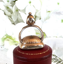 Charger l'image dans la galerie, Antique 18ct Gold Superb Citrine Roman Intaglio Seal Fob Of Mars