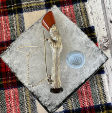 Carica l'immagine nel visualizzatore di Gallery, Rare Victorian Antique Scottish Silver Stag Fetlock Kilt Pin/Brooch With Carnelian Hoof & Amethyst Intaglio Seal