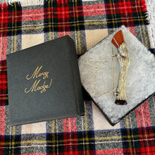 Carica l'immagine nel visualizzatore di Gallery, Rare Victorian Antique Scottish Silver Stag Fetlock Kilt Pin/Brooch With Carnelian Hoof & Amethyst Intaglio Seal
