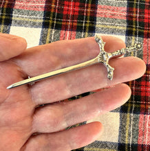 Carica l'immagine nel visualizzatore di Gallery, Vintage Scottish Silver 'Sword of State' Kilt Pin, Robert Allison Edinburgh 1968. Ornate Ceremonial Sterling Silver Sword Brooch/Lapel Pin