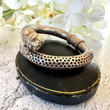 画像をギャラリービューアに読み込む, Antique Victorian Figural Lion Head Indian Silver Bangle Bracelet. Chunky Sterling Repousse & Fretwork Bypass/Wraparound Amulet Bangle