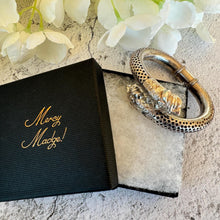 画像をギャラリービューアに読み込む, Antique Victorian Figural Lion Head Indian Silver Bangle Bracelet. Chunky Sterling Repousse & Fretwork Bypass/Wraparound Amulet Bangle