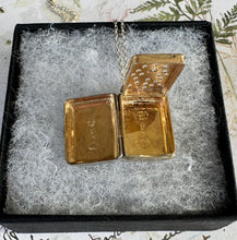 Carica l'immagine nel visualizzatore di Gallery, Rare Georgian Silver Tiny Miniature Book Vinaigrette Pendant, Ledsam & Vale, 1825