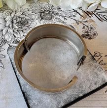 画像をギャラリービューアに読み込む, Antique Victorian Sterling Silver Engraved Ivy & Greek Key Bangle, Chester 1876. English Silver Aesthetic Engraved Love Token Cuff Bracelet