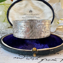 画像をギャラリービューアに読み込む, Antique Victorian Sterling Silver Engraved Ivy & Greek Key Bangle, Chester 1876. English Silver Aesthetic Engraved Love Token Cuff Bracelet