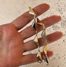 Cargar imagen en el visor de la galería, Vintage 1970s Sterling Silver Modernist Collar Necklace, Taxco Mexico. Solid Silver Pyramid Link Necklet. Statement Choker Necklace.