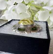 画像をギャラリービューアに読み込む, Vintage Scottish Silver Iona Marble & Agate Round Brooch. Rare "Lucky Green" Engraved Sterling Silver Traditional Scottish Hardstone Brooch