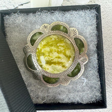 画像をギャラリービューアに読み込む, Vintage Scottish Silver Iona Marble & Agate Round Brooch. Rare "Lucky Green" Engraved Sterling Silver Traditional Scottish Hardstone Brooch