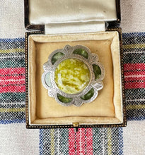 画像をギャラリービューアに読み込む, Vintage Scottish Silver Iona Marble & Agate Round Brooch. Rare "Lucky Green" Engraved Sterling Silver Traditional Scottish Hardstone Brooch