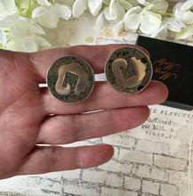 Carica l'immagine nel visualizzatore di Gallery, Vintage Mexican "Mosaico Azteca" Sterling Silver Cufflinks. Los Castillo Silver Pre-Columbian Symbol Large Statement Cufflinks, 1950s Mexico