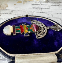 Carica l'immagine nel visualizzatore di Gallery, Large Vintage Sterling Silver Tumi Pendant: Inca Sun God, Peru