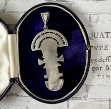 Carica l'immagine nel visualizzatore di Gallery, Large Vintage Sterling Silver Tumi Pendant: Inca Sun God, Peru