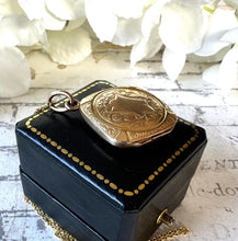 画像をギャラリービューアに読み込む, Antique 9ct Yellow Gold Engraved Shield Square Locket Pendant Necklace. Victorian/ Edwardian Gold Rhombus Locket & Anchor Chain.