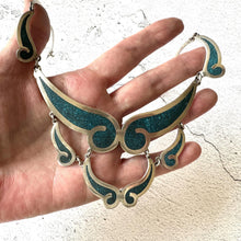 画像をギャラリービューアに読み込む, Vintage Mexican Sterling Silver Crushed Turquoise Inlay Collar Necklace. 1980s Modernist Articulated Panel Statement Necklace, Taxco, Mexico