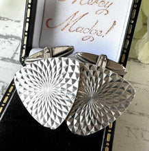 Carica l'immagine nel visualizzatore di Gallery, Vintage 1960s Sterling Silver Cufflinks - Guilloche Engraved Sunbursts - London Hallmarks. Wedding Groom, Dapper Dandy Formal Gifts For Him