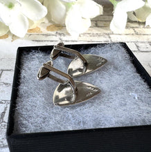 Carica l'immagine nel visualizzatore di Gallery, Vintage 1960s Sterling Silver Cufflinks - Guilloche Engraved Sunbursts - London Hallmarks. Wedding Groom, Dapper Dandy Formal Gifts For Him