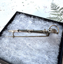 画像をギャラリービューアに読み込む, Antique Scottish Bloodstone & Carnelian Sterling Silver Sword Brooch/Lapel Pin