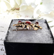 画像をギャラリービューアに読み込む, Antique Georgian 9ct Gold Cushion Cut Red Garnet Cravat Pin/Small Brooch