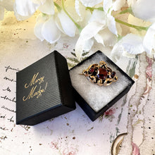 画像をギャラリービューアに読み込む, Antique Georgian 9ct Gold Cushion Cut Red Garnet Cravat Pin/Small Brooch
