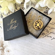 画像をギャラリービューアに読み込む, Antique Victorian 9ct Yellow Gold & Black Enamel Forget-Me-Not Mourning Pendant Locket With Optional Period Chain