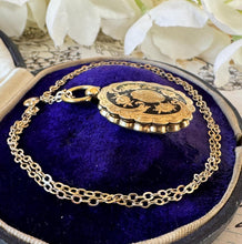 画像をギャラリービューアに読み込む, Antique Victorian 9ct Yellow Gold & Black Enamel Forget-Me-Not Mourning Pendant Locket With Optional Period Chain