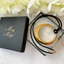画像をギャラリービューアに読み込む, Vintage 14ct Yellow Gold Huge Circle/Donut Pendant Necklace