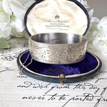 画像をギャラリービューアに読み込む, Vintage English Sterling Silver Floral Engraved Bangle Bracelet. Victorian Style Wide Heavy Hinged Bangle, Hallmarked Birmingham 1965