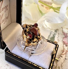 画像をギャラリービューアに読み込む, Antique Georgian 9ct Gold Cushion Cut Red Garnet Cravat Pin/Small Brooch