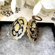 画像をギャラリービューアに読み込む, Antique Victorian 9ct Yellow Gold & Black Enamel Forget-Me-Not Mourning Pendant Locket With Optional Period Chain
