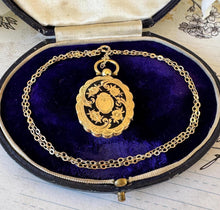 画像をギャラリービューアに読み込む, Antique Victorian 9ct Yellow Gold & Black Enamel Forget-Me-Not Mourning Pendant Locket With Optional Period Chain