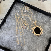 画像をギャラリービューアに読み込む, Vintage Whitby Jet Sterling Silver Pendant Necklace. English jet Black Gemstone Silver Pendant & Chain. Minimalist Pendant On Cable Chain