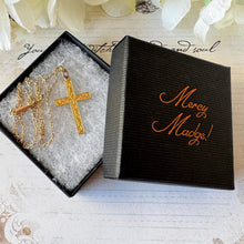 Charger l'image dans la galerie, Antique Rolled Gold Engraved Fern Cross Pendant Necklace. Edwardian Yellow Gold Filled Engraved Acanthus Cross Pendant & Period Chain