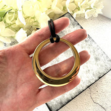 画像をギャラリービューアに読み込む, Vintage 14ct Yellow Gold Huge Circle/Donut Pendant Necklace