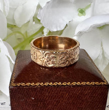 Carica l'immagine nel visualizzatore di Gallery, Antique Victorian 9ct Gold Cased Mizpah Band Ring. Love Token, Sweetheart, Betrothal, Alternative Wedding Wide Unisex Band, Size R, US 8-3/4