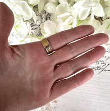 Carica l'immagine nel visualizzatore di Gallery, Antique Victorian 9ct Gold Cased Mizpah Band Ring. Love Token, Sweetheart, Betrothal, Alternative Wedding Wide Unisex Band, Size R, US 8-3/4