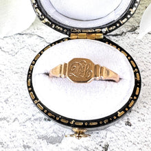 画像をギャラリービューアに読み込む, Antique Victorian Rolled Gold Lady's Signet Ring, Boxed. Monogram Engraved Rosy Yellow Gold Filled Classic Signet Ring UK Size N-1/2, USA 7