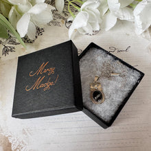 Load image into Gallery viewer, Victorian Sterling Silver Agate Pendant Necklace: Antique Scottish Pebble Jewellery