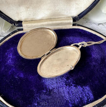 画像をギャラリービューアに読み込む, Vintage Sterling Silver Acanthus Engraved Oval Locket Pendant Necklace. Floral Art Nouveau Style Sterling Silver Photo Locket With Chain