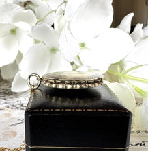 Lade das Bild in den Galerie-Viewer, Antique Victorian Guilloche Engraved Pie Crust Rolled Gold Locket On 14ct Gold Filled Chain. Yellow Gold Oval Photo Locket Pendant Necklace