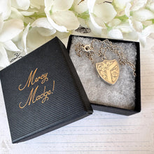 画像をギャラリービューアに読み込む, Antique Heart Shaped Shield Sterling Silver Locket & Chain. Victorian/Edwardian 2-Photo Silver Locket Necklace, Hallmarked Birmingham 1905