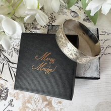 画像をギャラリービューアに読み込む, Vintage English Sterling Silver Floral Engraved Bangle Bracelet. Victorian Style Wide Heavy Hinged Bangle, Hallmarked London 1959