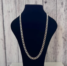 Carica l'immagine nel visualizzatore di Gallery, Vintage Milor of Italy Sterling Silver Diamond Cut Curb Chain Necklace. Unisex Silver Layering Chain, 6.3mm wide, 20"/51cm Long, 30.3 grams