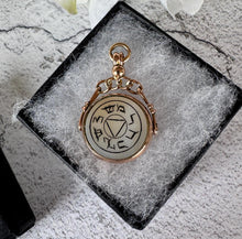 Carica l'immagine nel visualizzatore di Gallery, Antique 9ct Gold Masonic Royal Arch Spinner Fob Pendant, 1905 Hallmark. Victorian/Edwardian Engraved Golden White Agate Freemasons Seal Fob
