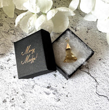 画像をギャラリービューアに読み込む, Georgian 9ct Gold Love Token Intaglio Seal Pendant Engraved "Forget Thee? No!" Antique Paste Citrine Tassie Style Wax Seal Pendant Fob
