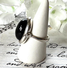 画像をギャラリービューアに読み込む, Vintage Whitby Jet Sterling Silver Ring. Large English Jet Cabochon Cocktail Ring. Chunky 1980's Black Gemstone Statement Ring, M-1/2/6-1/2