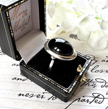 画像をギャラリービューアに読み込む, Vintage Whitby Jet Sterling Silver Ring. Large English Jet Cabochon Cocktail Ring. Chunky 1980's Black Gemstone Statement Ring, M-1/2/6-1/2