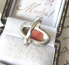 Carica l'immagine nel visualizzatore di Gallery, Antique Art Deco Sterling Silver Coral Cabochon Ring