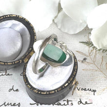 Carica l'immagine nel visualizzatore di Gallery, Art Deco Green Chrysoprase Cabochon Silver Ring
