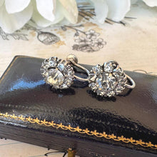 Cargar imagen en el visor de la galería, Antique Sterling Silver Paste Diamond Cluster Daisy Earrings. Edwardian/Art Deco Screw Back Stud Earrings. Antique Paste Gemstone Jewellery