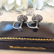 Cargar imagen en el visor de la galería, Antique Sterling Silver Paste Diamond Cluster Daisy Earrings. Edwardian/Art Deco Screw Back Stud Earrings. Antique Paste Gemstone Jewellery